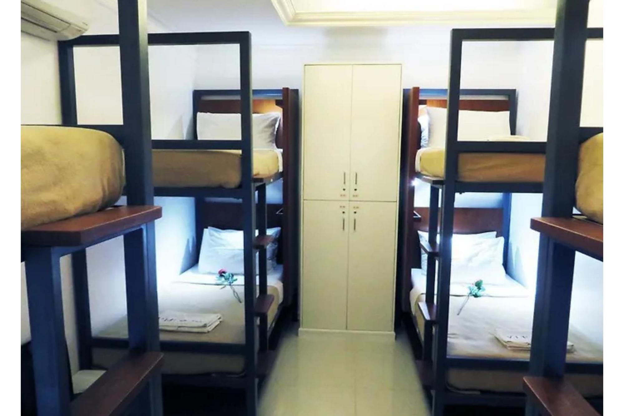 Townhouse Oak Vip Suites, Near Pnr Pasay Evangelista, Makati Manila ماكاتي المظهر الخارجي الصورة