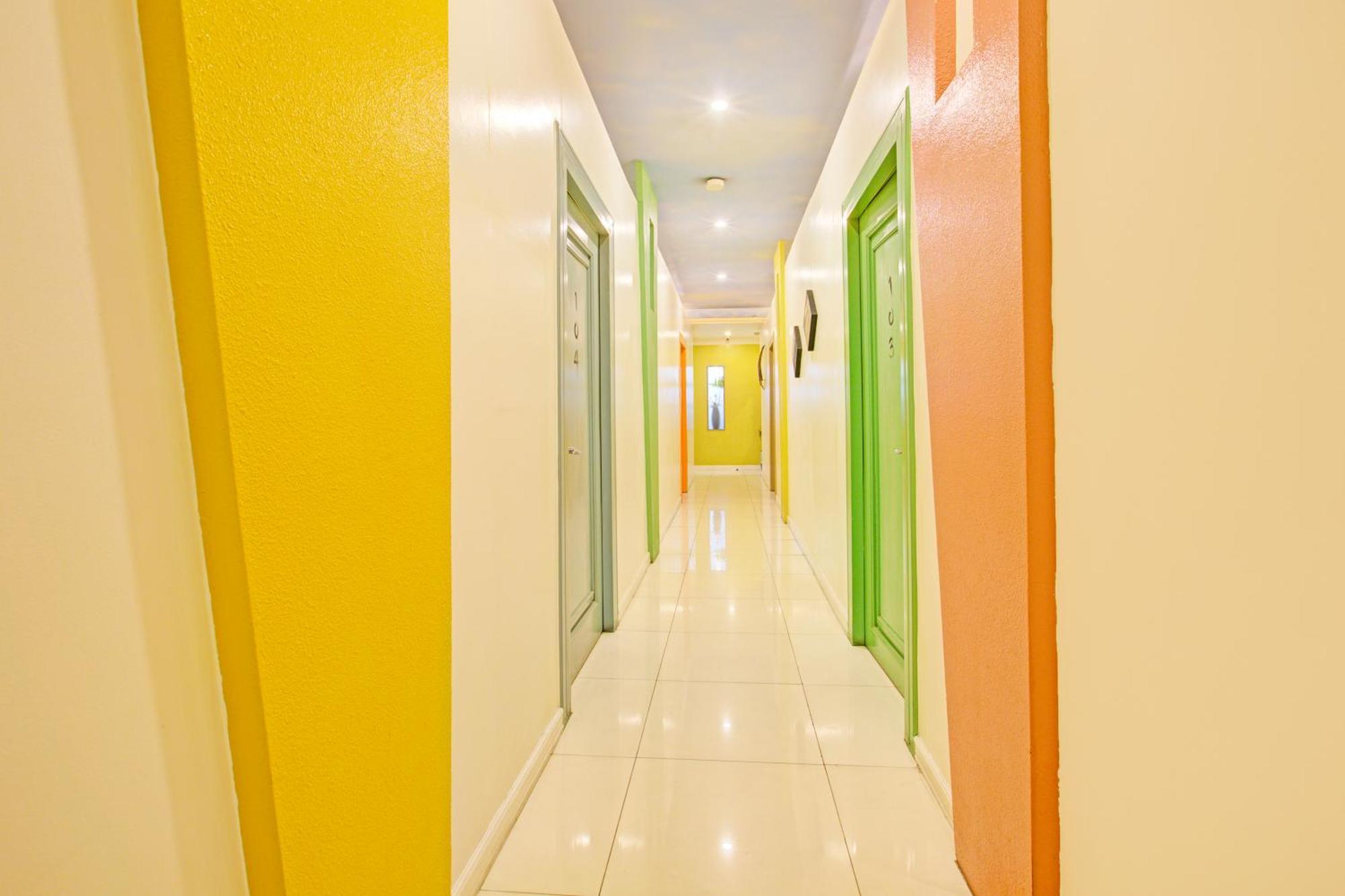 Townhouse Oak Vip Suites, Near Pnr Pasay Evangelista, Makati Manila ماكاتي المظهر الخارجي الصورة