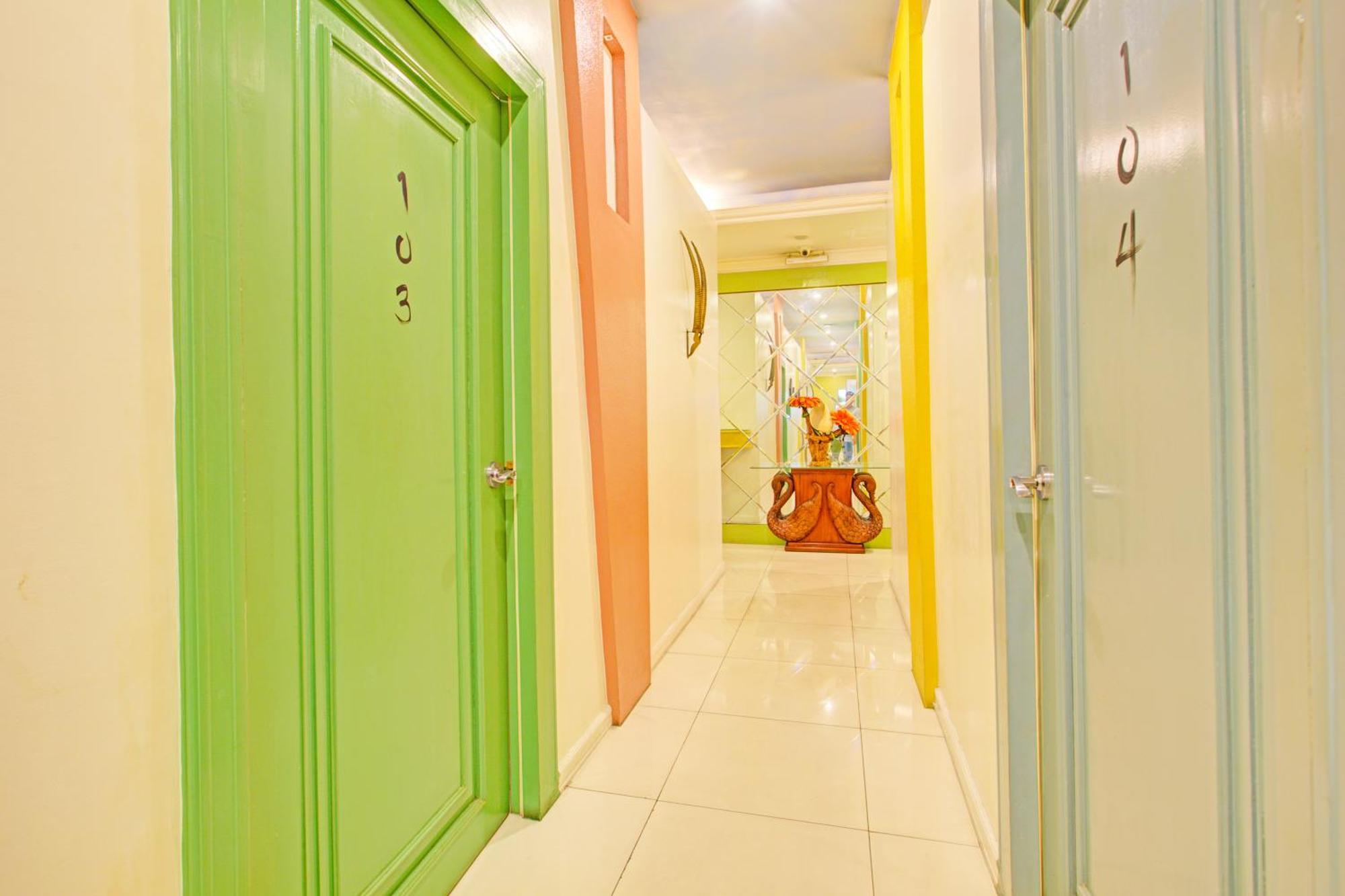 Townhouse Oak Vip Suites, Near Pnr Pasay Evangelista, Makati Manila ماكاتي المظهر الخارجي الصورة