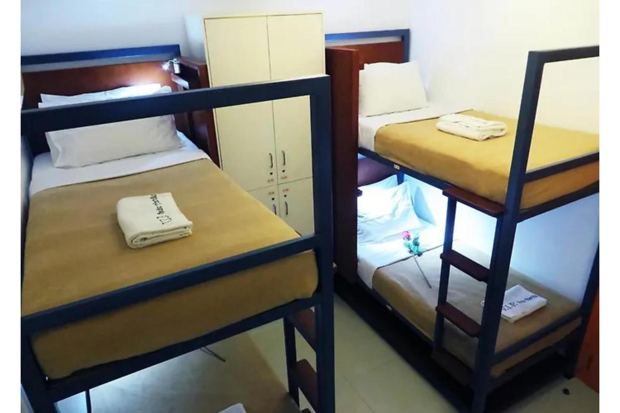 Townhouse Oak Vip Suites, Near Pnr Pasay Evangelista, Makati Manila ماكاتي المظهر الخارجي الصورة