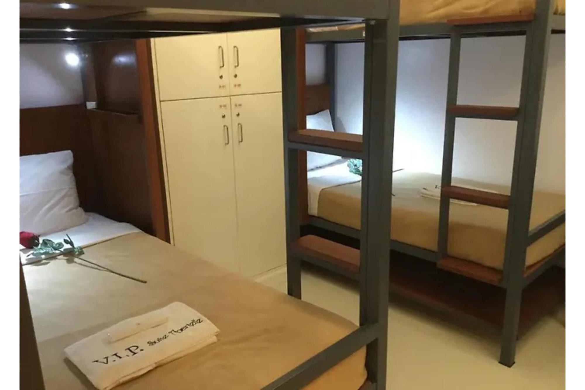 Townhouse Oak Vip Suites, Near Pnr Pasay Evangelista, Makati Manila ماكاتي المظهر الخارجي الصورة