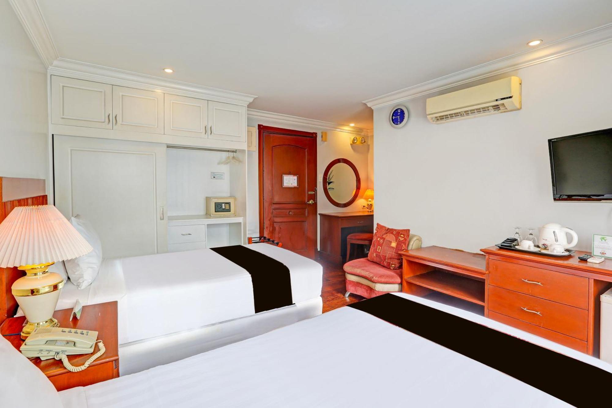 Townhouse Oak Vip Suites, Near Pnr Pasay Evangelista, Makati Manila ماكاتي المظهر الخارجي الصورة