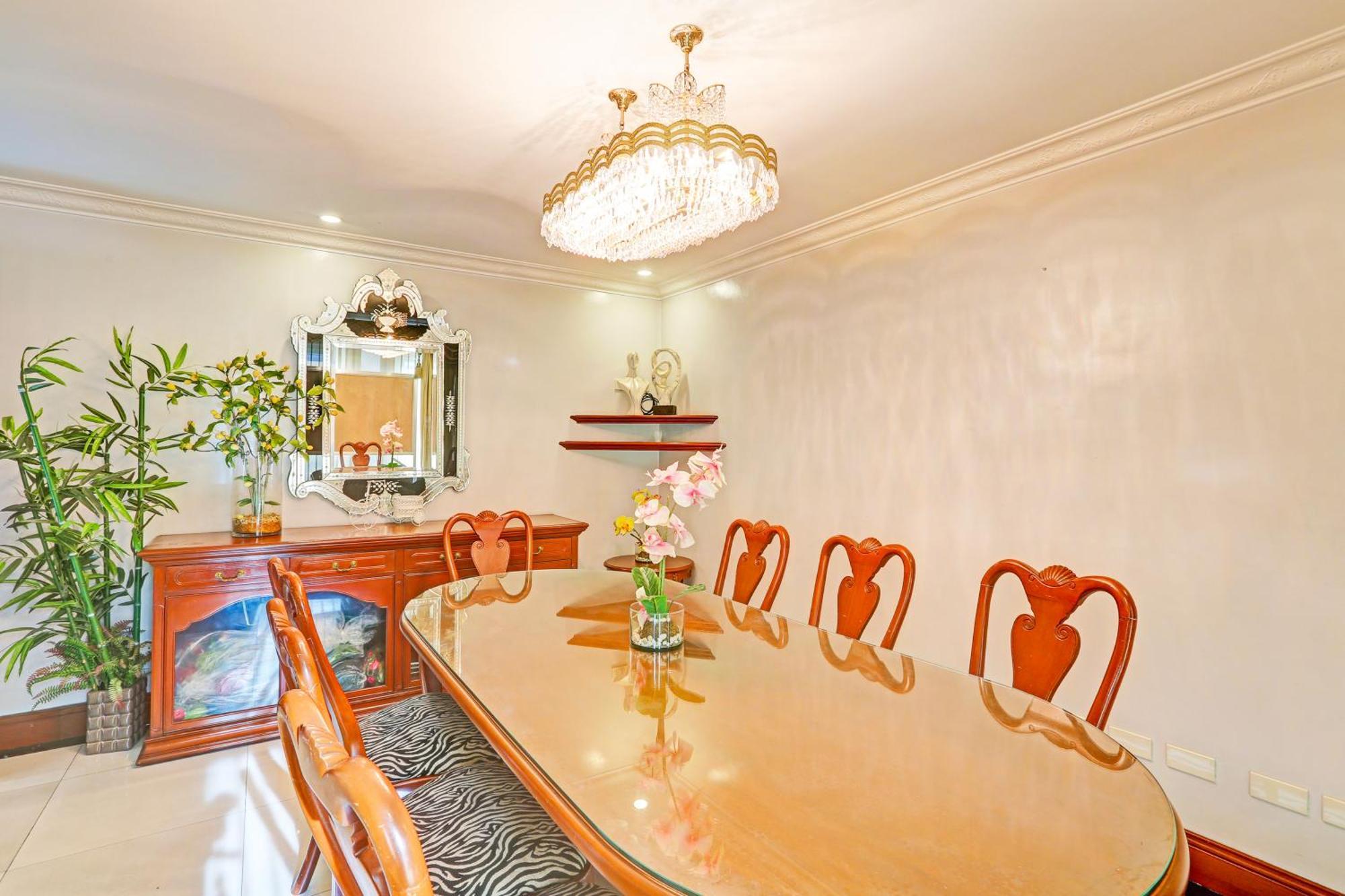 Townhouse Oak Vip Suites, Near Pnr Pasay Evangelista, Makati Manila ماكاتي المظهر الخارجي الصورة